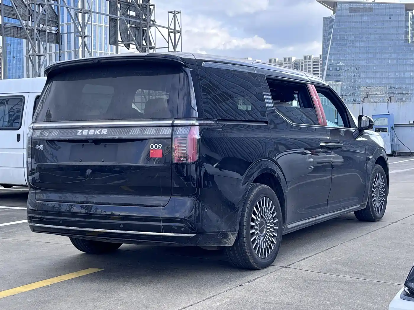 ZEEKR EXTREME KRYPTON 009