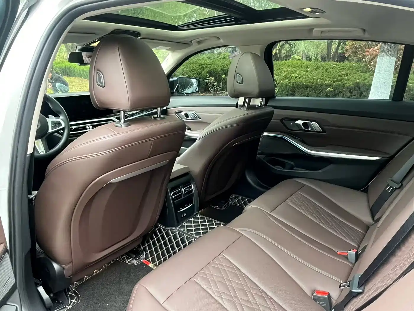 BMW 3 Series 2023 325Li M Sport Black Night Package фото 8