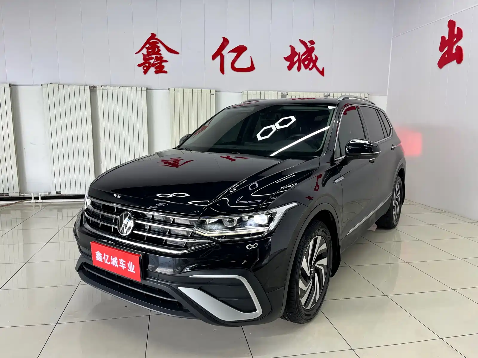 Фото 1 - Volkswagen Tiguan L