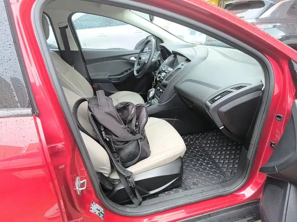 Фото 25 - Ford Focus
