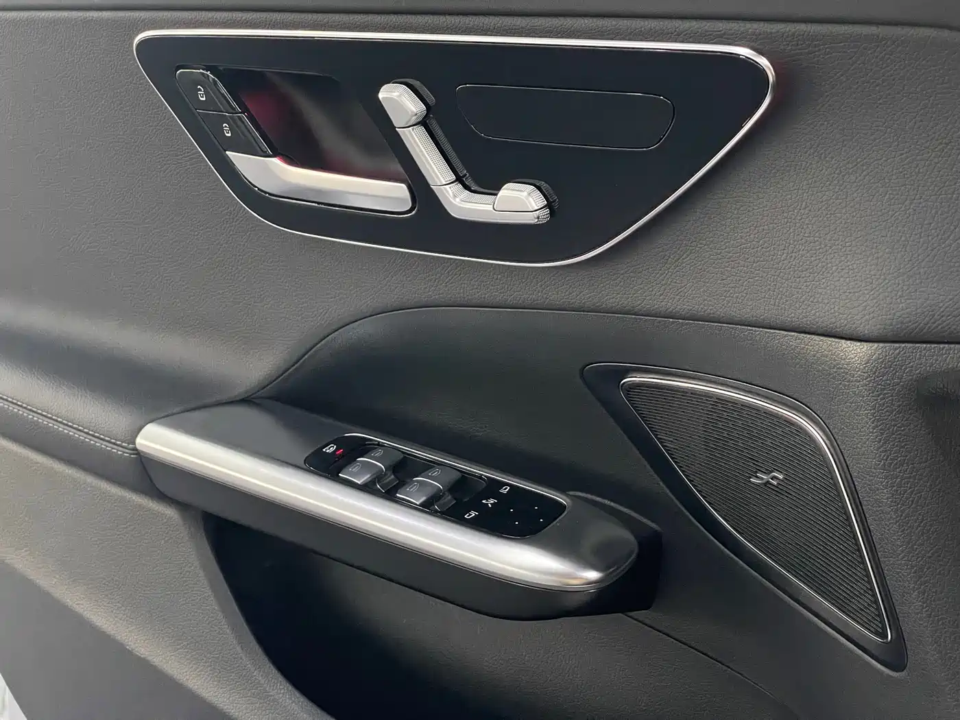 Mercedes-Benz C-Class 2024 C 260 L фото 22