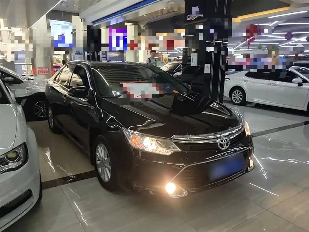 Toyota Camry 2016 2.0G 10th Anniversary Leading Edition фото 4