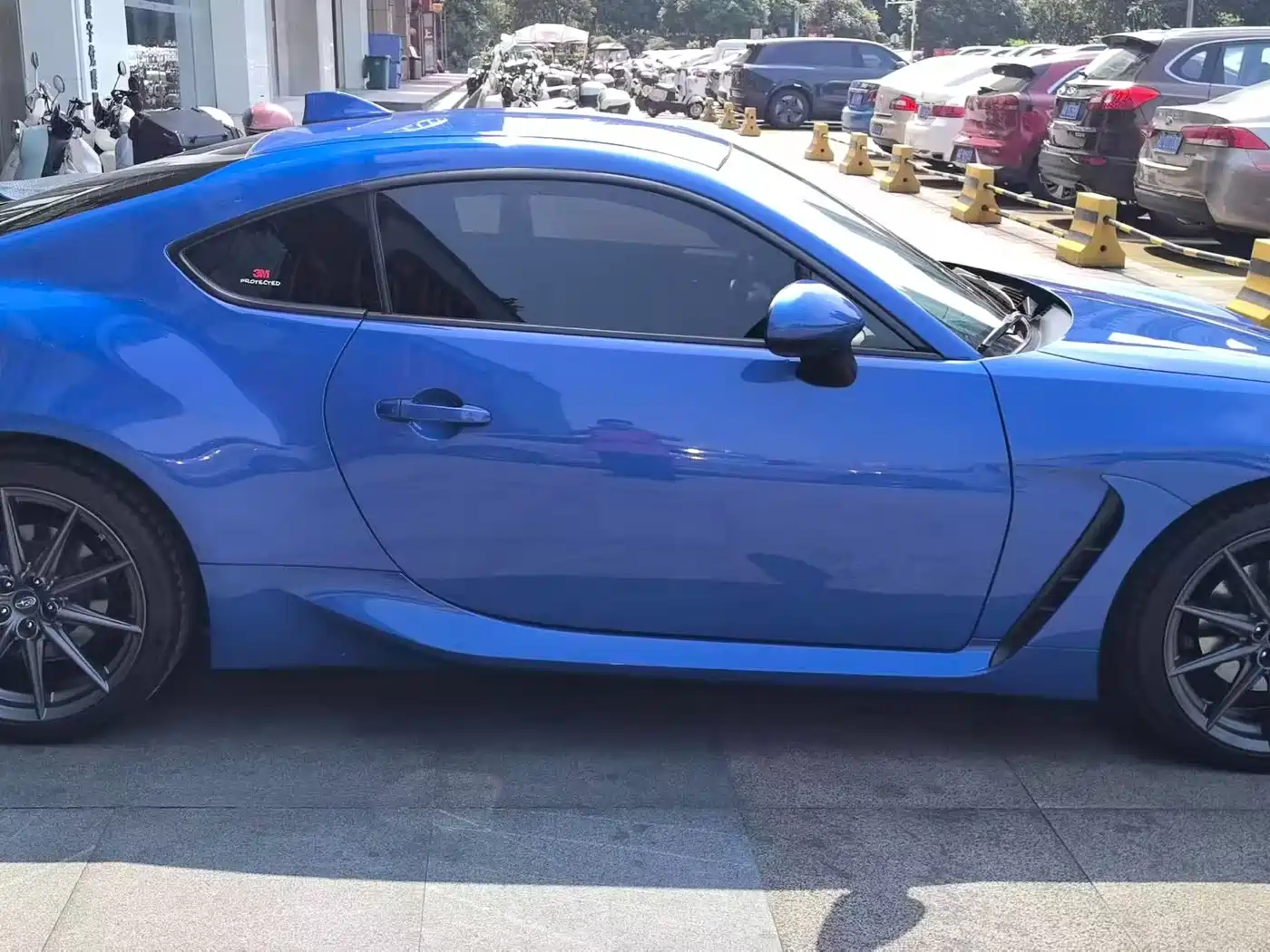 Subaru BRZ 2022 2.4L Manual фото 2