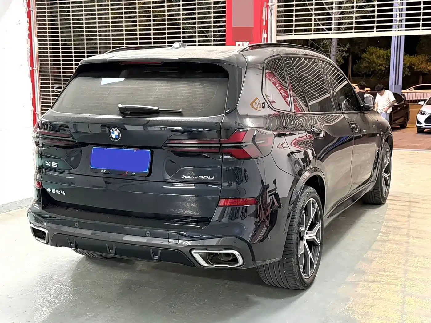 BMW X5 2023 xDrive 30Li Premium M Sport Package фото 9
