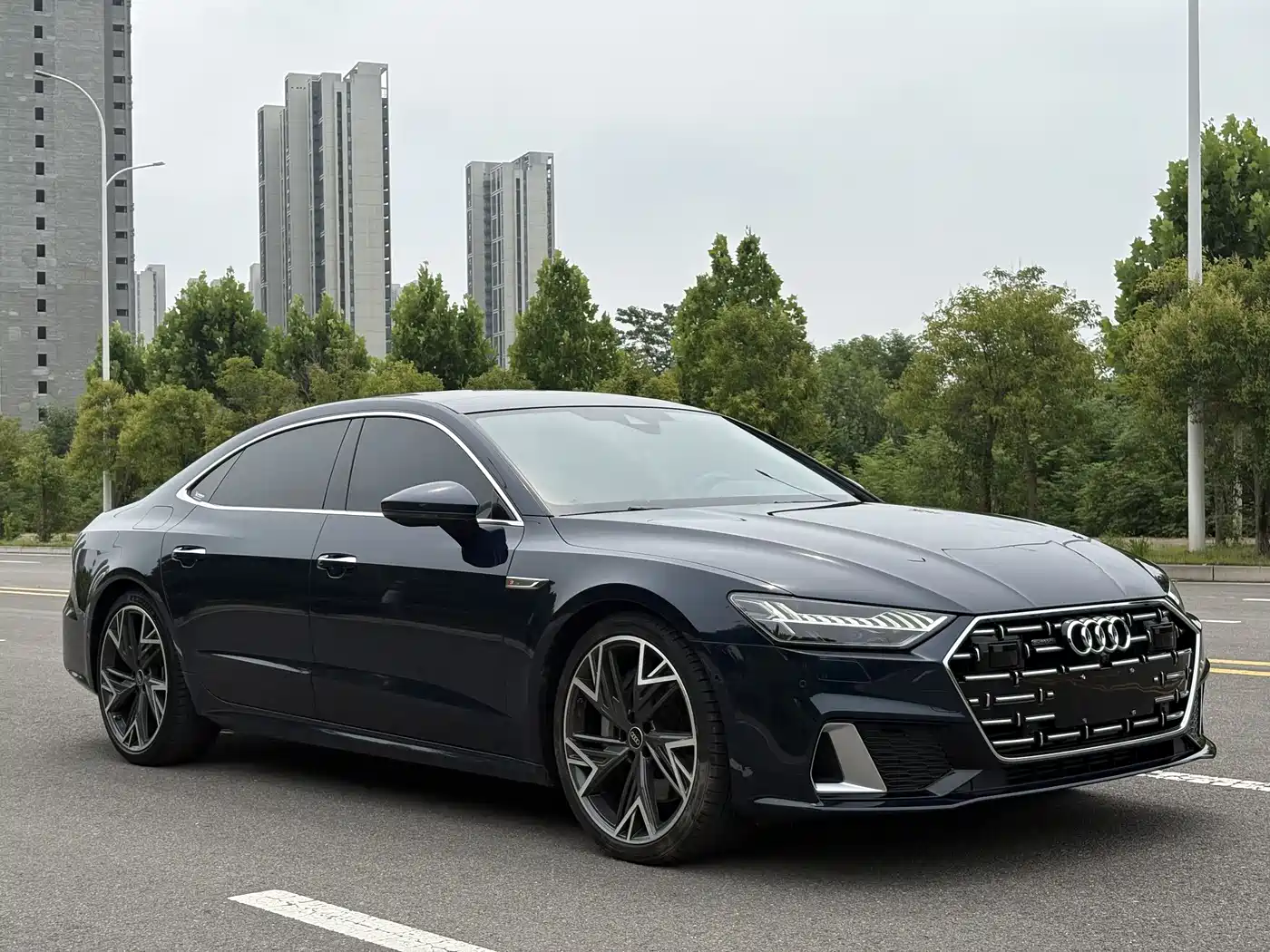 Фото 3 - Audi A7L