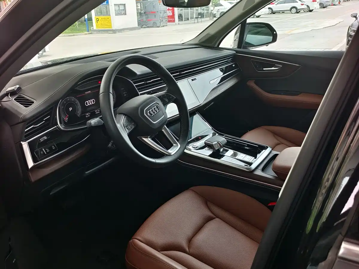 Audi Q7 2025 2023 55 TFSI quattro S line Sport