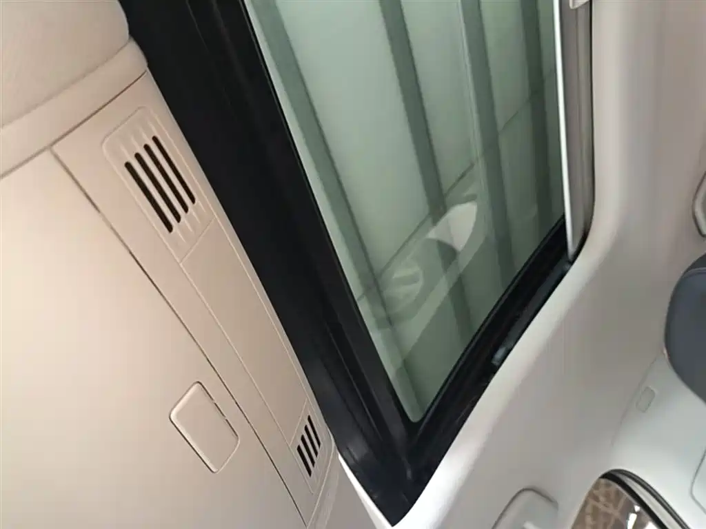 Volkswagen Golf 2018 230TSI Automatic Luxury фото 18
