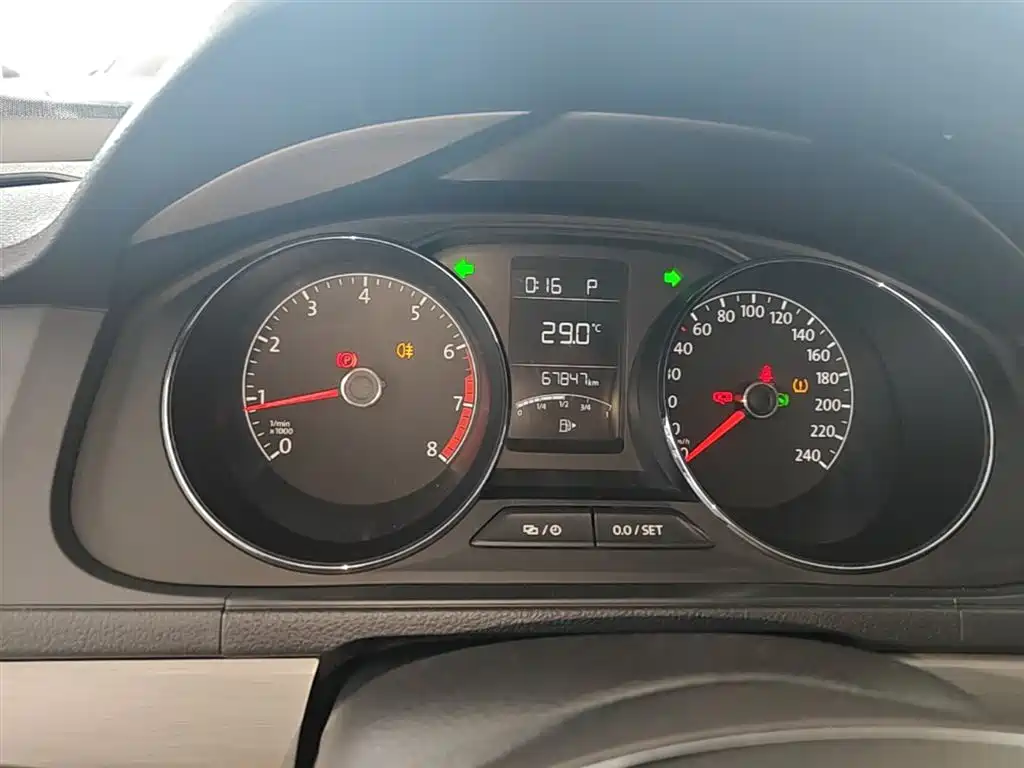 Volkswagen Lavida 2019 Lavida Start 1.5L Auto Comfort (China VI) фото 8