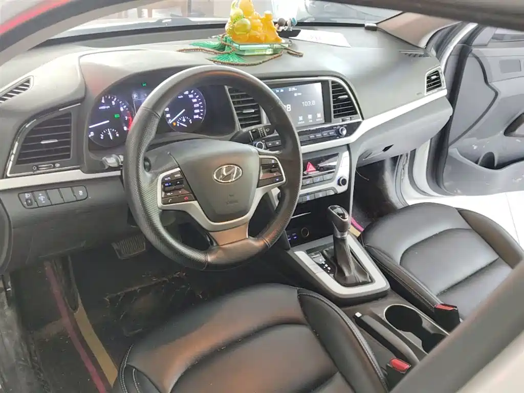 Hyundai Elantra 2016 Model 1.6L Automatic Smart Elite фото 10