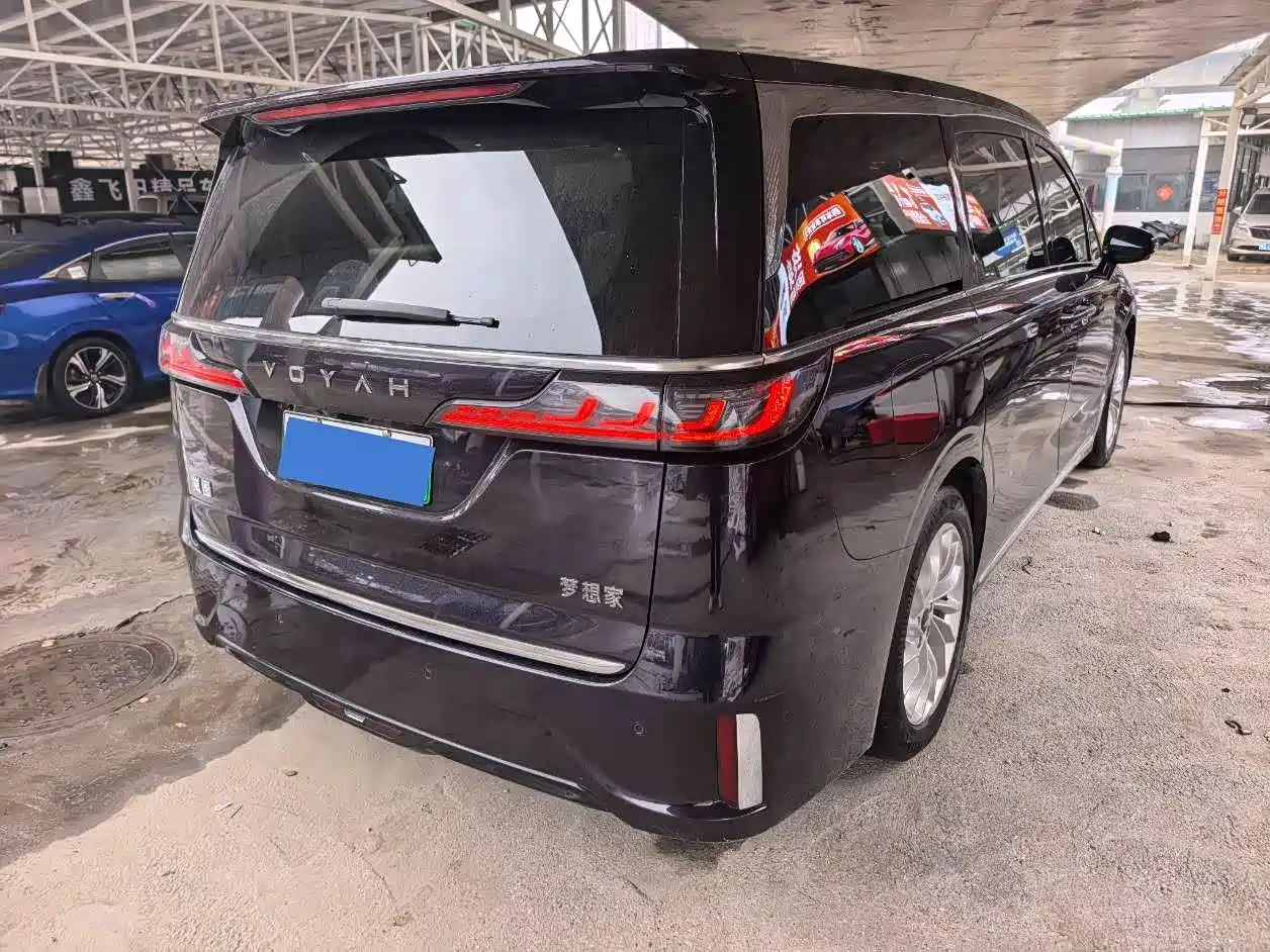 Voyah Auto Voyah Dreamer 2024 PHEV Extended Range Premium Edition фото 8