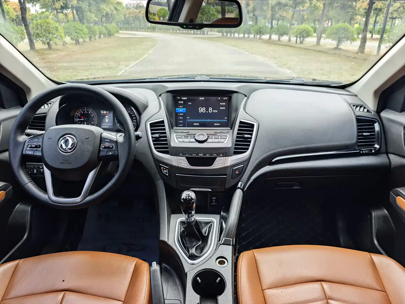 Dongfeng Fengdu MX5 2018 2016 1.4T Manual Luxury Edition