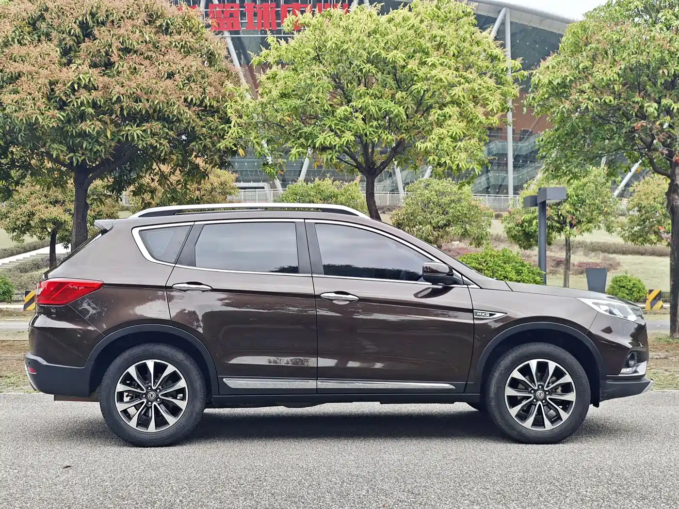Dongfeng Fengdu MX5 2018 2016 1.4T Manual Luxury Edition