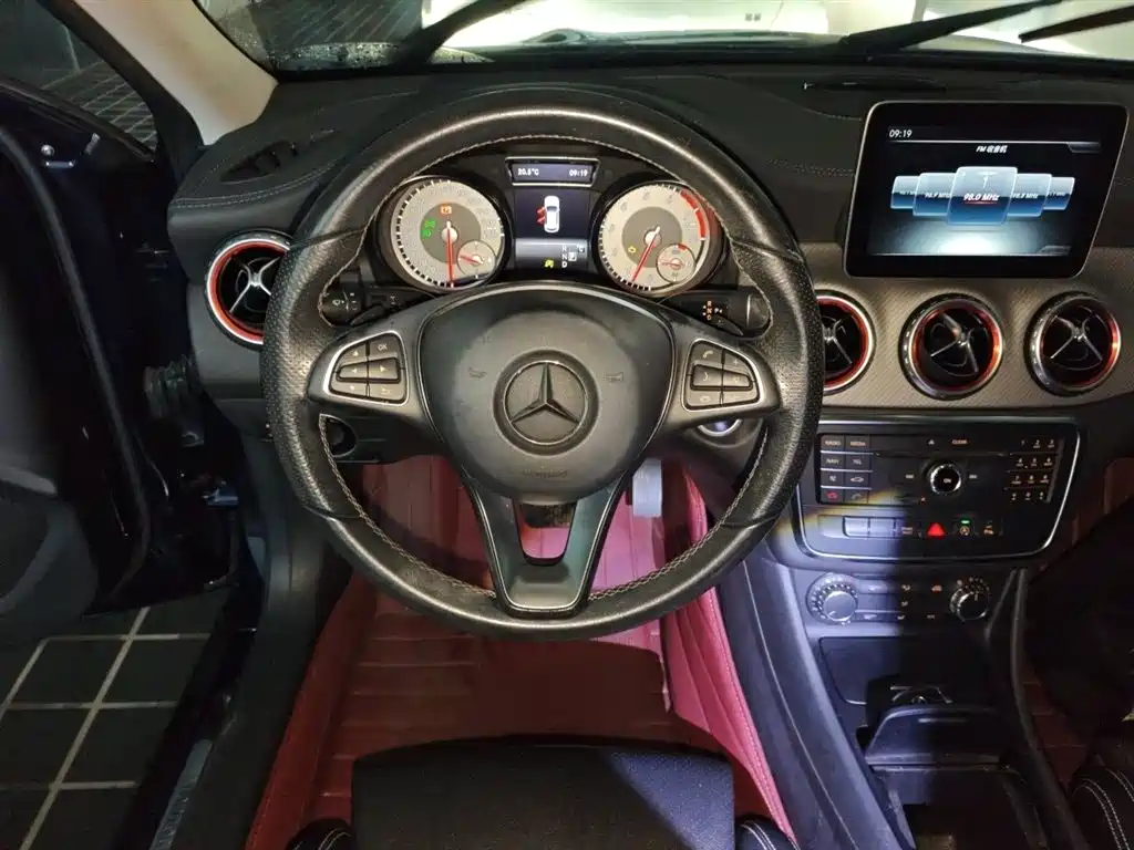 Mercedes-Benz GLA 2016 GLA 200 Fashion фото 3