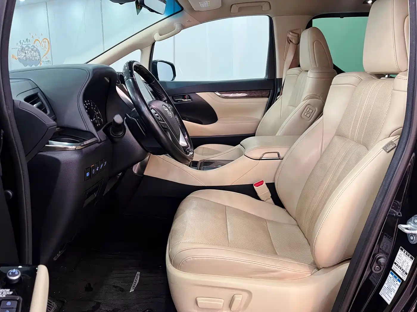 Toyota Vellfire 2019 Hybrid 2.5L HV Premium Edition фото 8