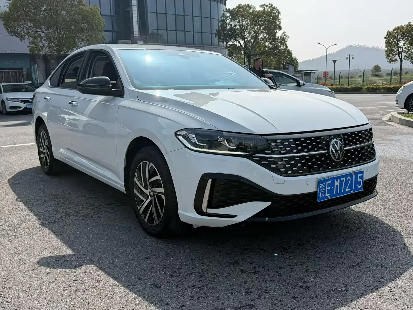 Volkswagen Lavida 2024 Model 1.5L Automatic Starlight 5 Million Edition фото 3