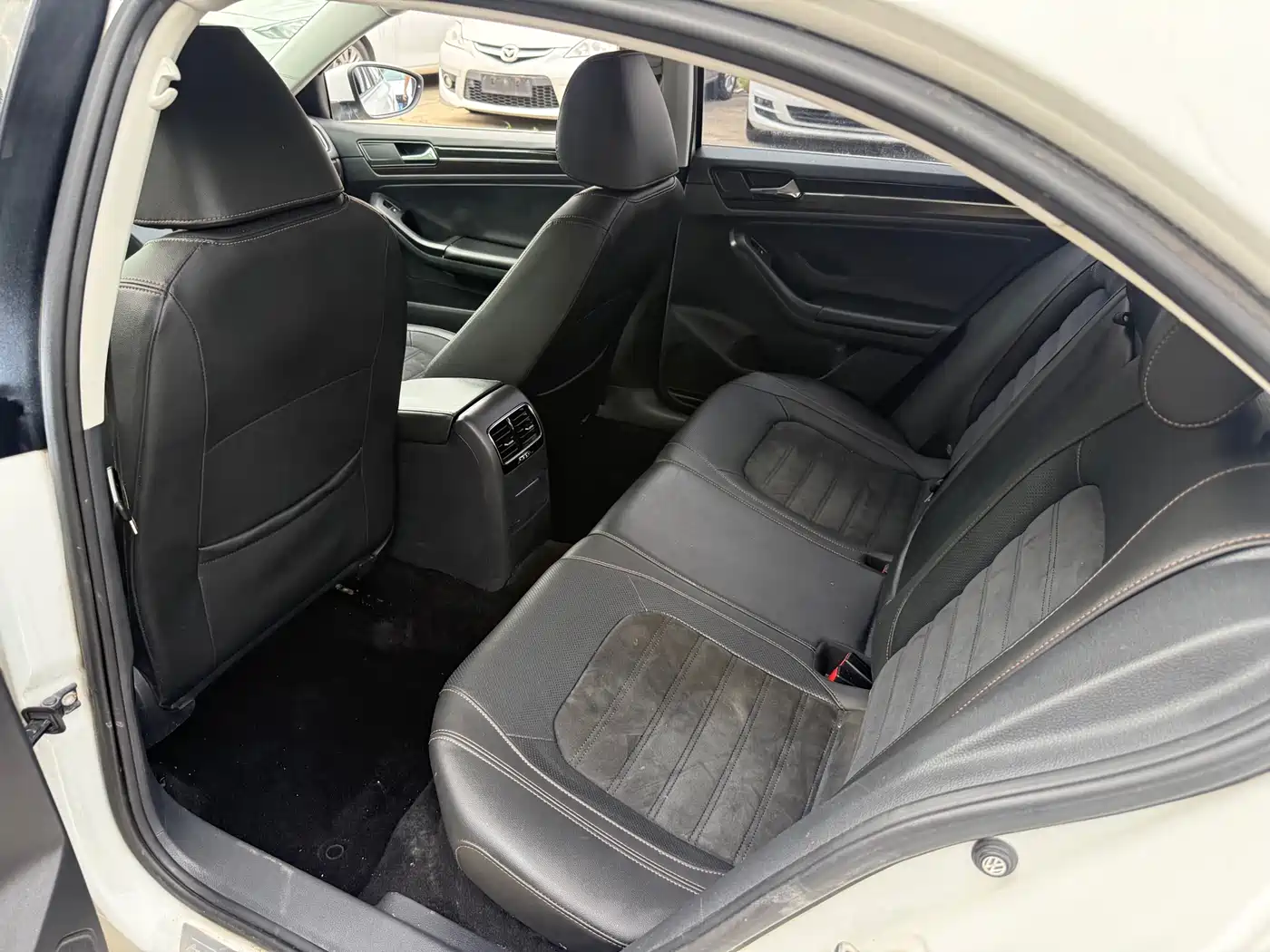 Volkswagen Sagitar 2015 230TSI Automatic Luxury фото 3