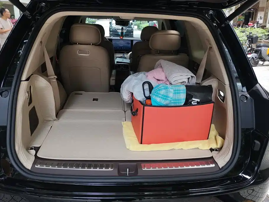 AITO Wenjie AITO M9 2024 Range Extender Ultra 52kWh 6-seater фото 4