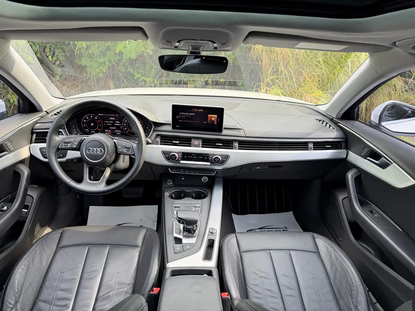 Фото 15 - Audi A4L