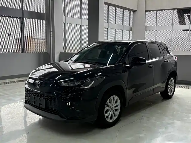 Toyota Frontlander 2022 2.0L CVT Leading Edition