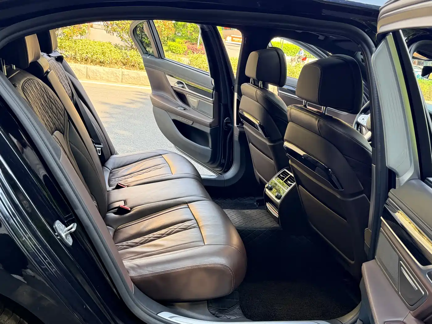 BMW 7 Series 2021 Model 730Li M Sport Package фото 13