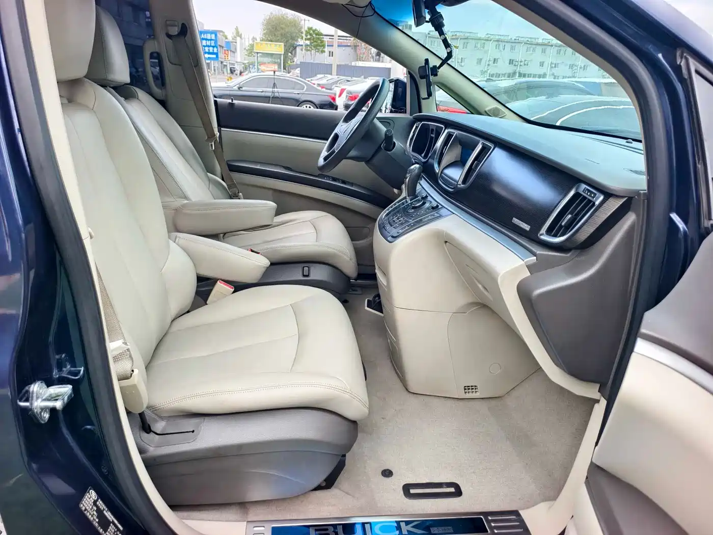 Buick GL8 2011 2.4L CT Luxury Business Comfort Edition фото 16