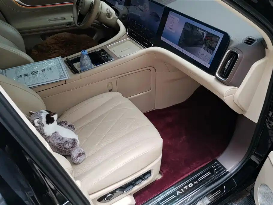 AITO Wenjie AITO M9 2024 Range Extender Ultra 52kWh 6-seater фото 8