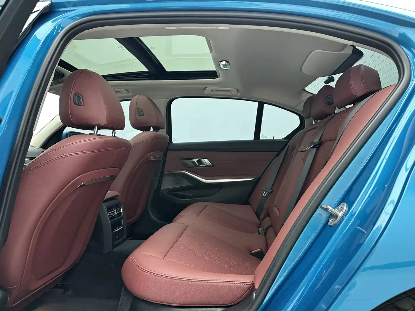 BMW 3 Series 2023 320Li M Sport Package фото 6
