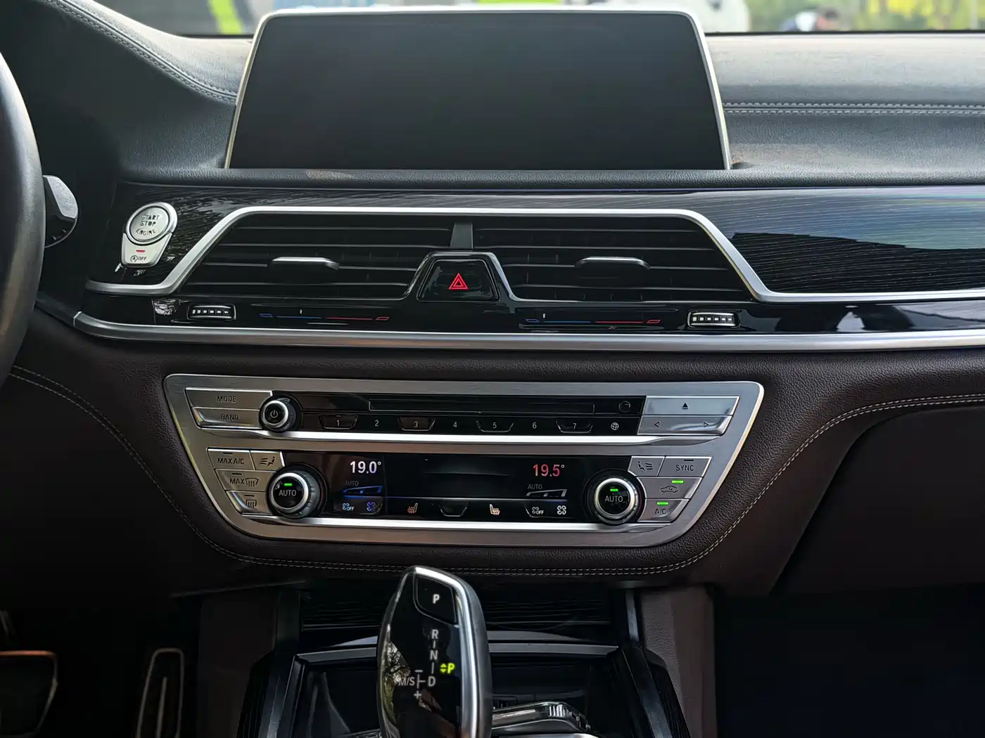 BMW 7 Series 2018 730Li Leading Type M Sport Package фото 18