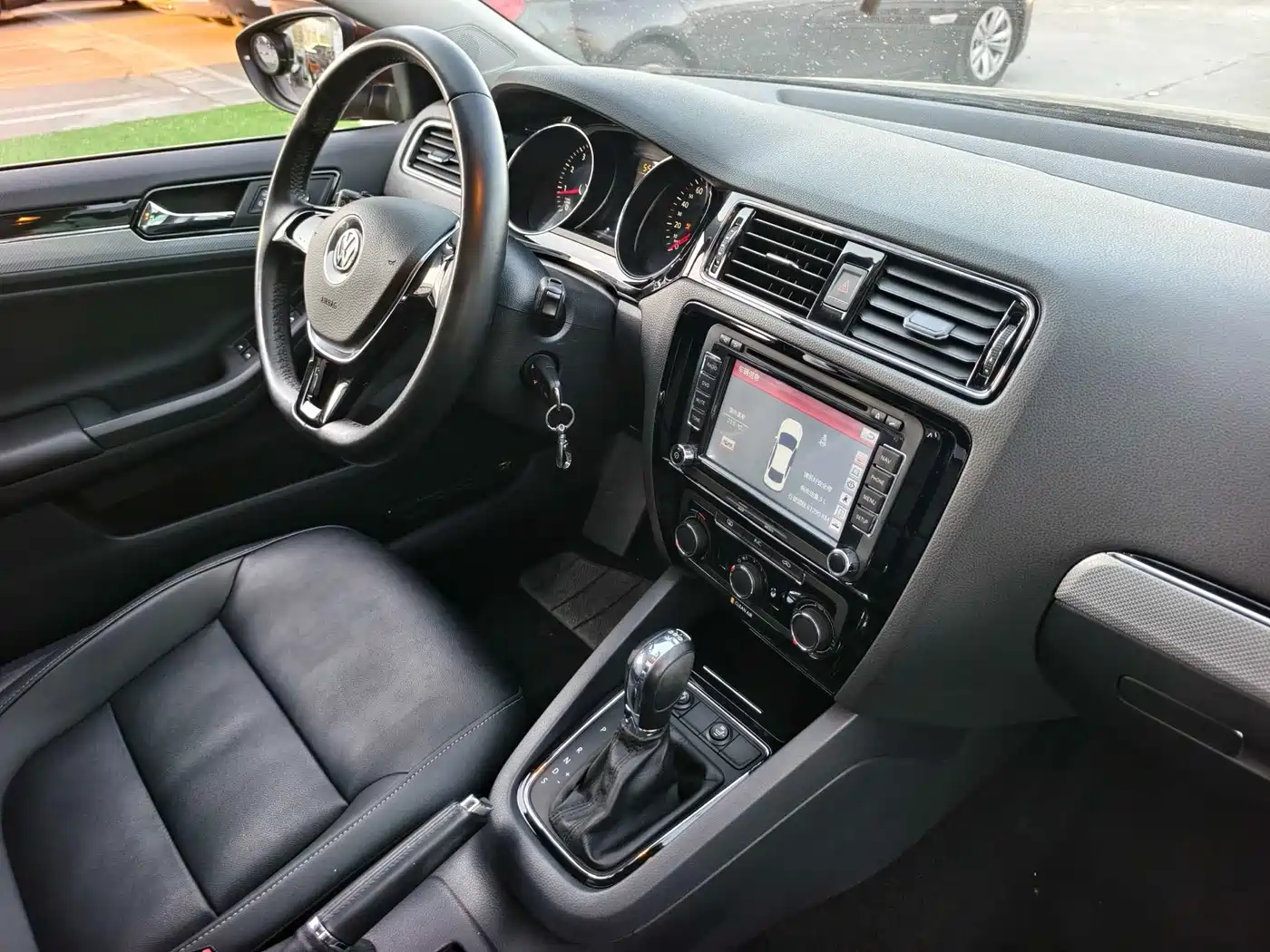 Volkswagen Sagitar 2015 230TSI Automatic Comfort фото 15