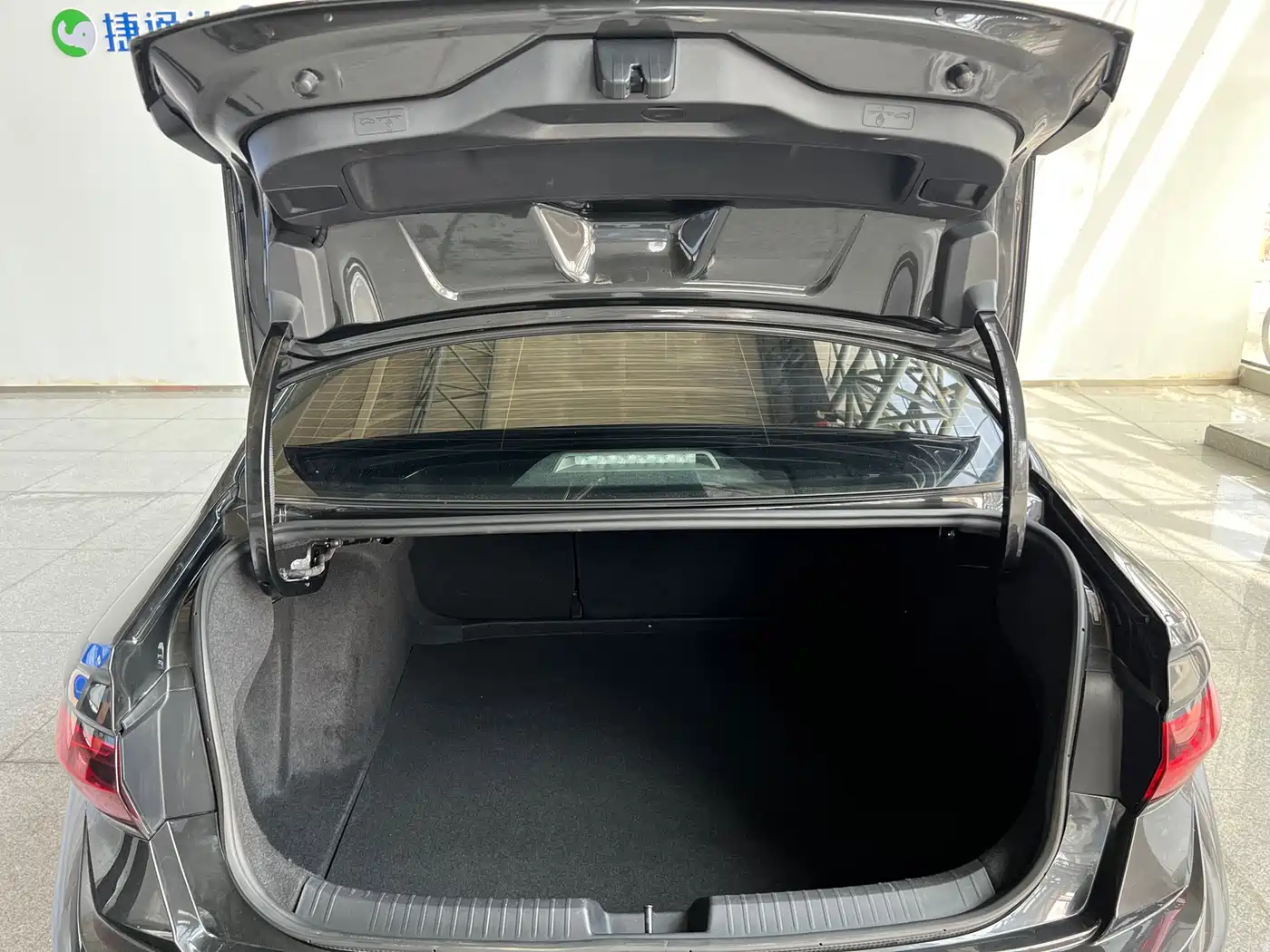 Volkswagen Sagitar 2023 300TSI DSG Surpassing Edition фото 10