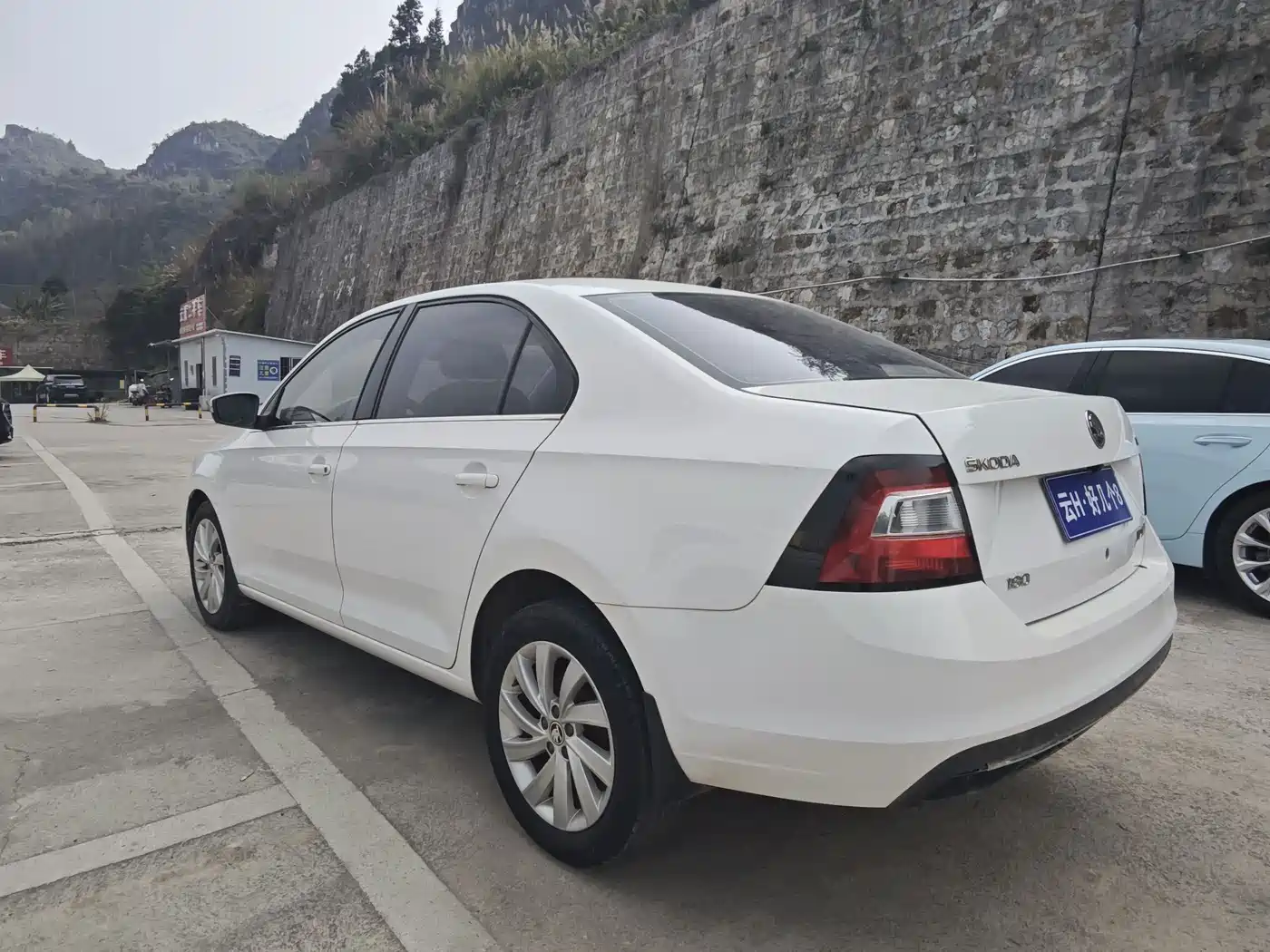 Škoda Rapid 2018 1.6L Manual Comfort Edition фото 6