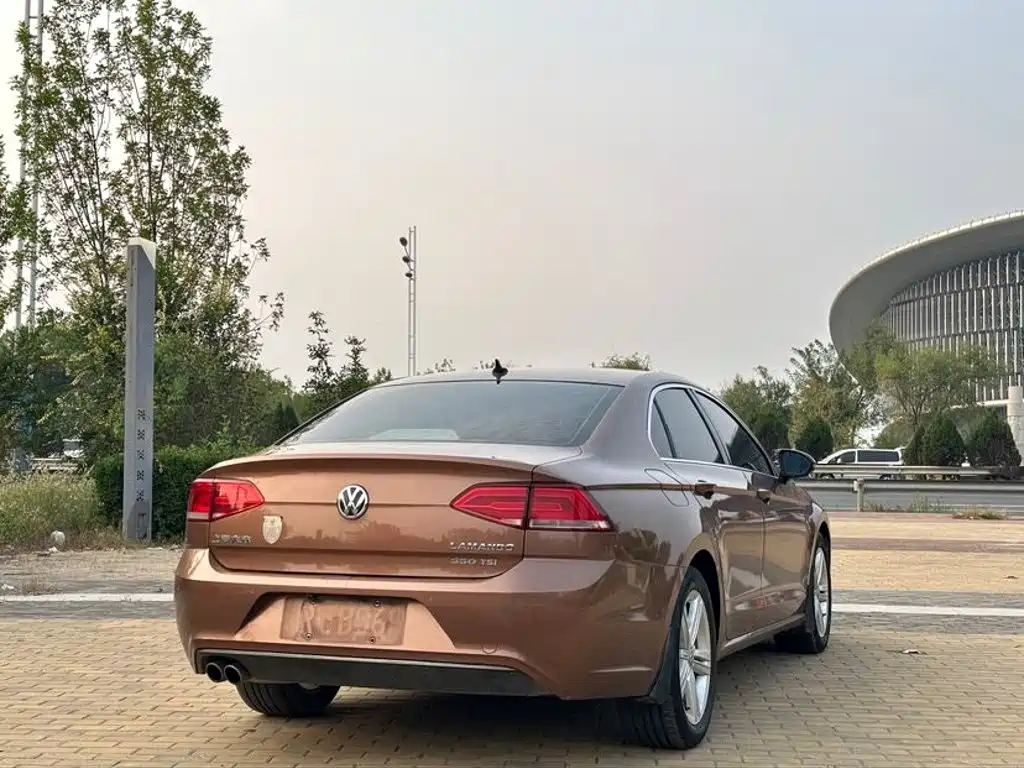 Volkswagen Lamando 2016 2015 330TSI DSG Comfort