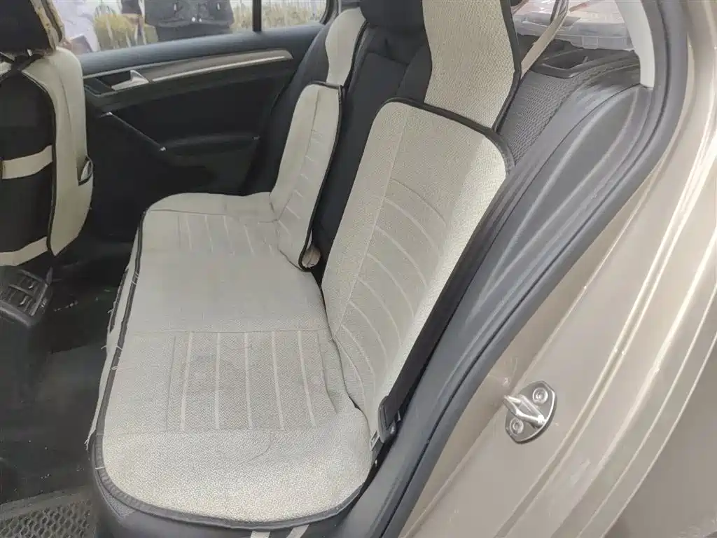 Volkswagen Golf 2016 230TSI Automatic Comfort фото 15