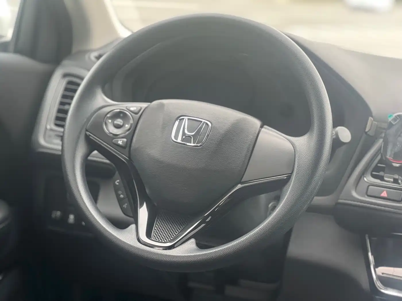 Photo 11 - Honda Vezel