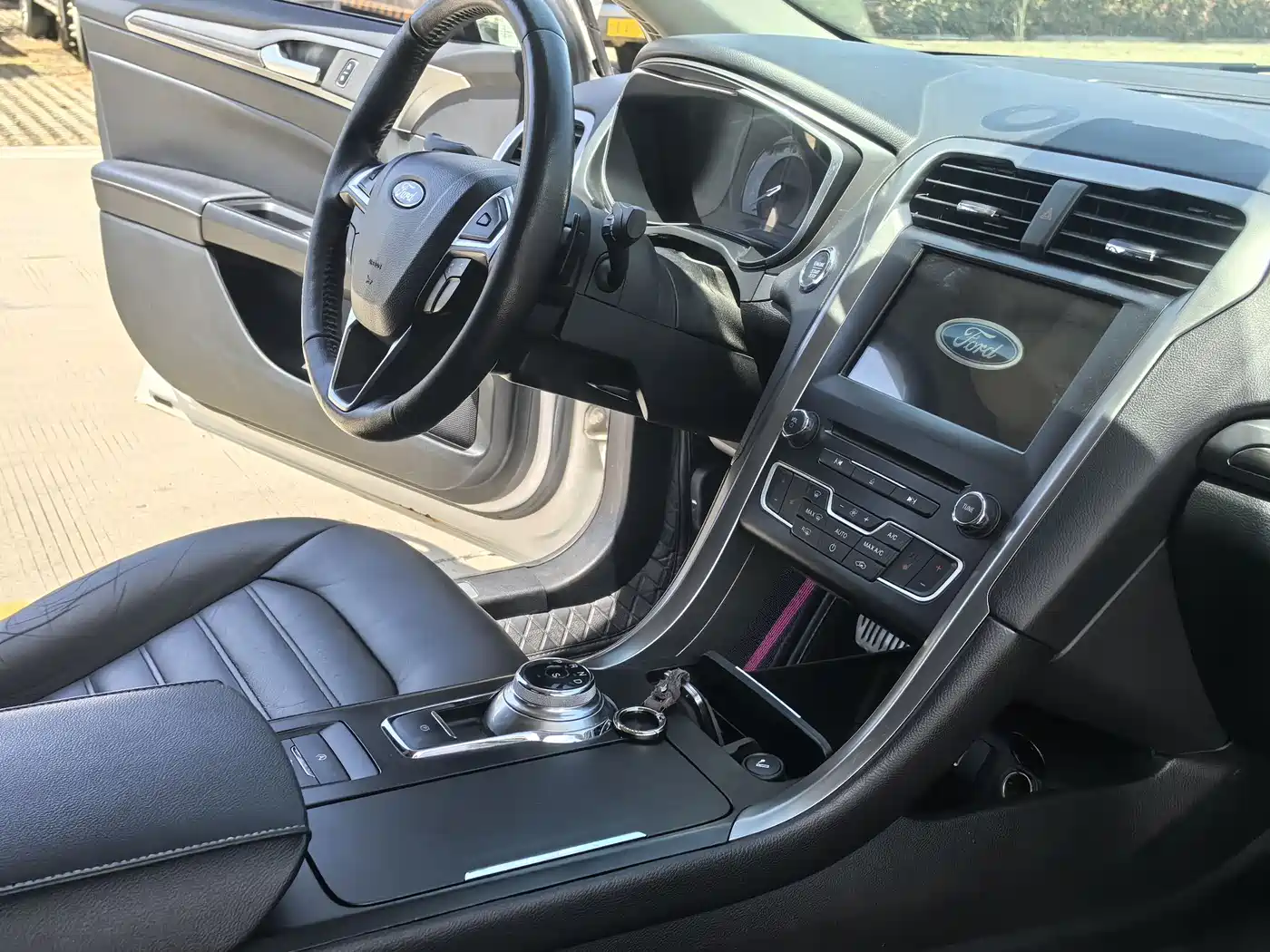 FORD MONDEO