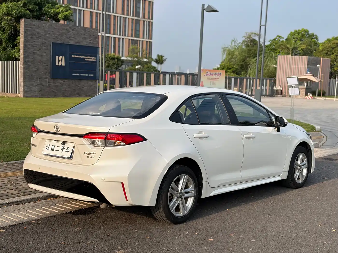 Toyota Levin 2021 185T CVT Luxury Edition фото 17