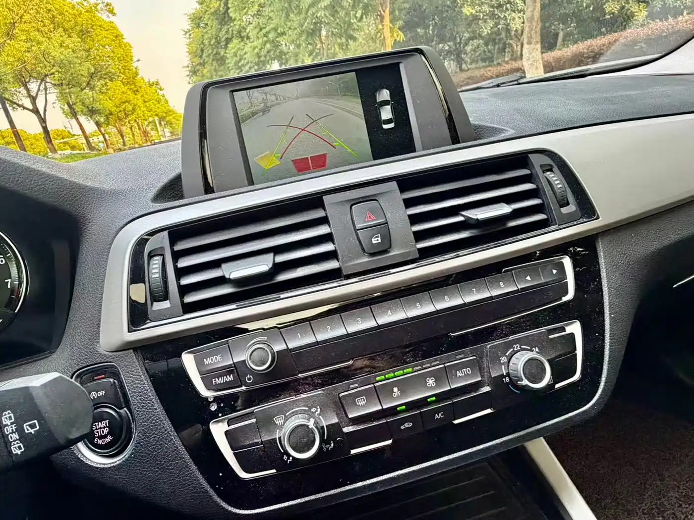 BMW 1 Series (Import) 2018 118i Leading фото 6