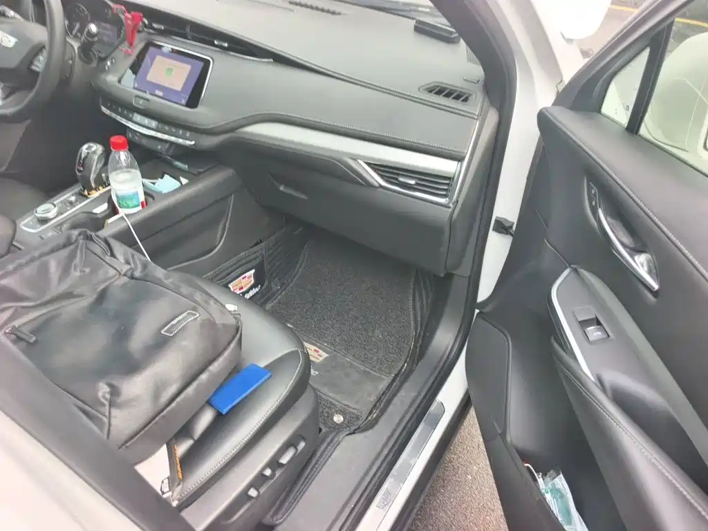 Cadillac XT4 2019 2018 28T FWD Leading Edition