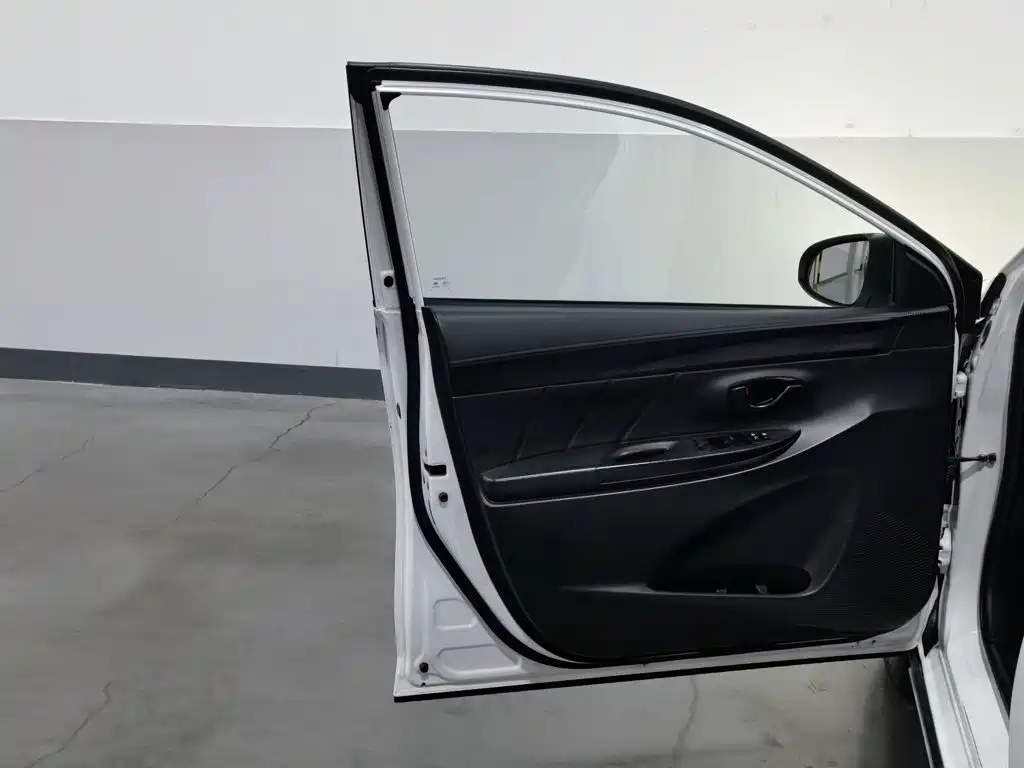 Photo 8 - Toyota YARiS L Zhi Xuan
