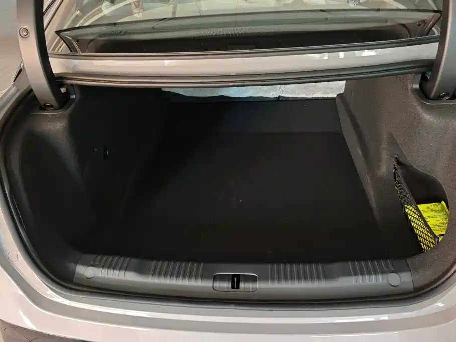 Hongqi EH7 2026 2025 690 Smart Selection Edition