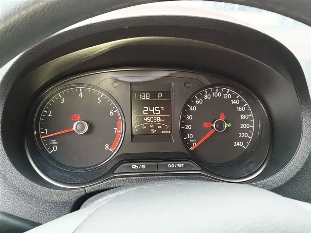 Volkswagen Polo 2018 1.5L Auto Safe Drive фото 12