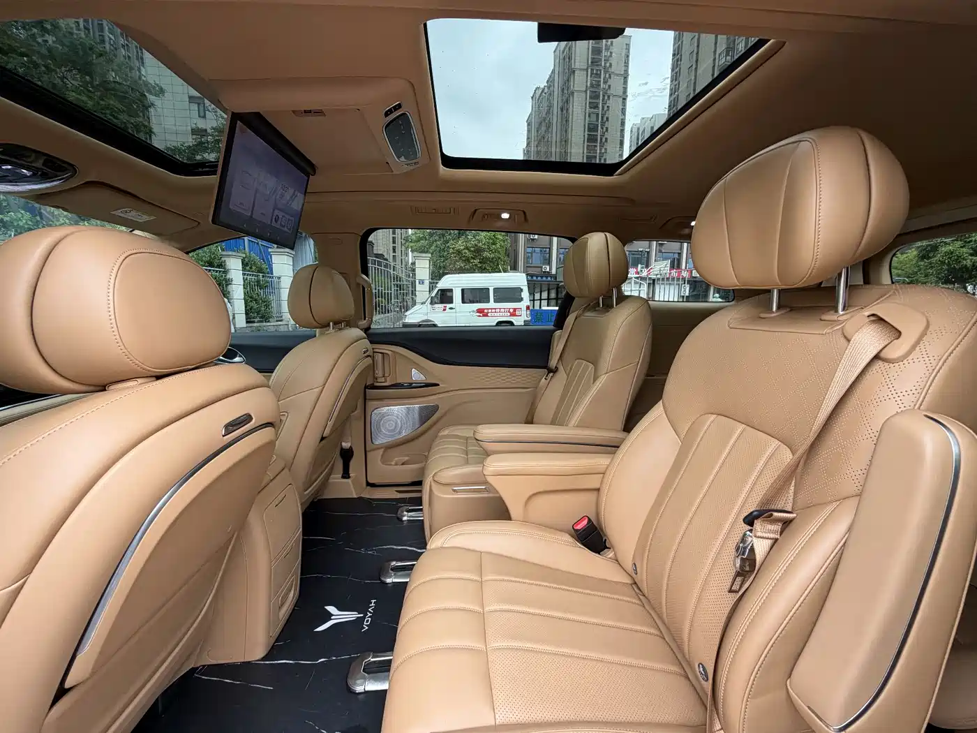 Voyah Auto Voyah Dreamer 2024 PHEV Extended Range Premium Edition фото 8