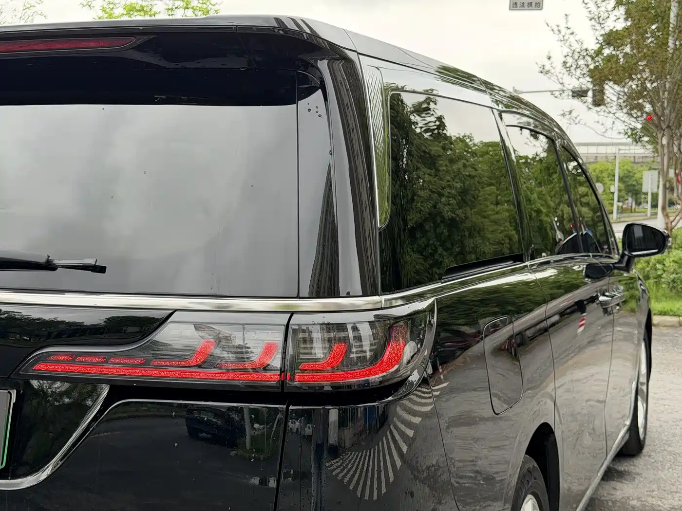Voyah Auto Voyah Dreamer 2024 PHEV Extended Range Premium Edition фото 11