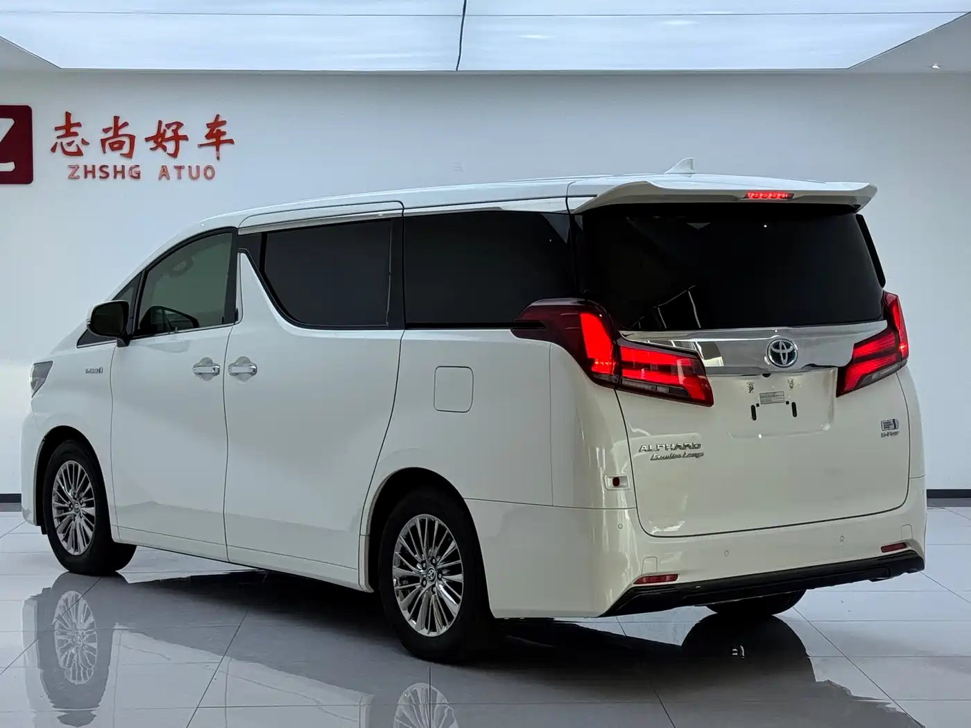 Toyota Alphard 2021 Hybrid 2.5L Premium фото 13