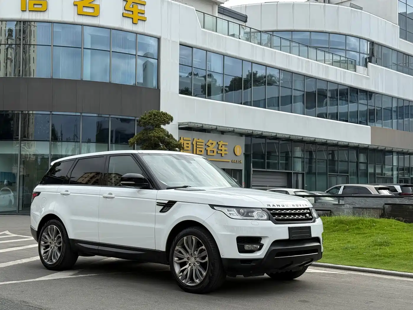 Land Rover Range Rover Sport 2014 3.0 SC V6 HSE DYNAMIC фото 3