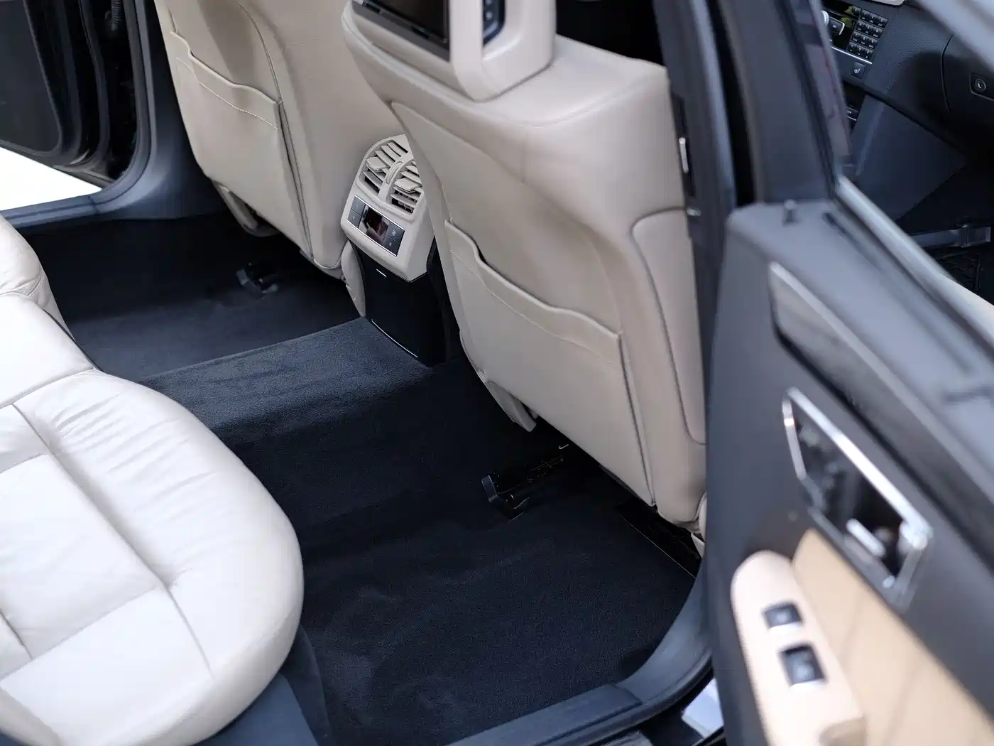 Mercedes-Benz E-Class 2011 E 300 L Fashion Premium фото 34