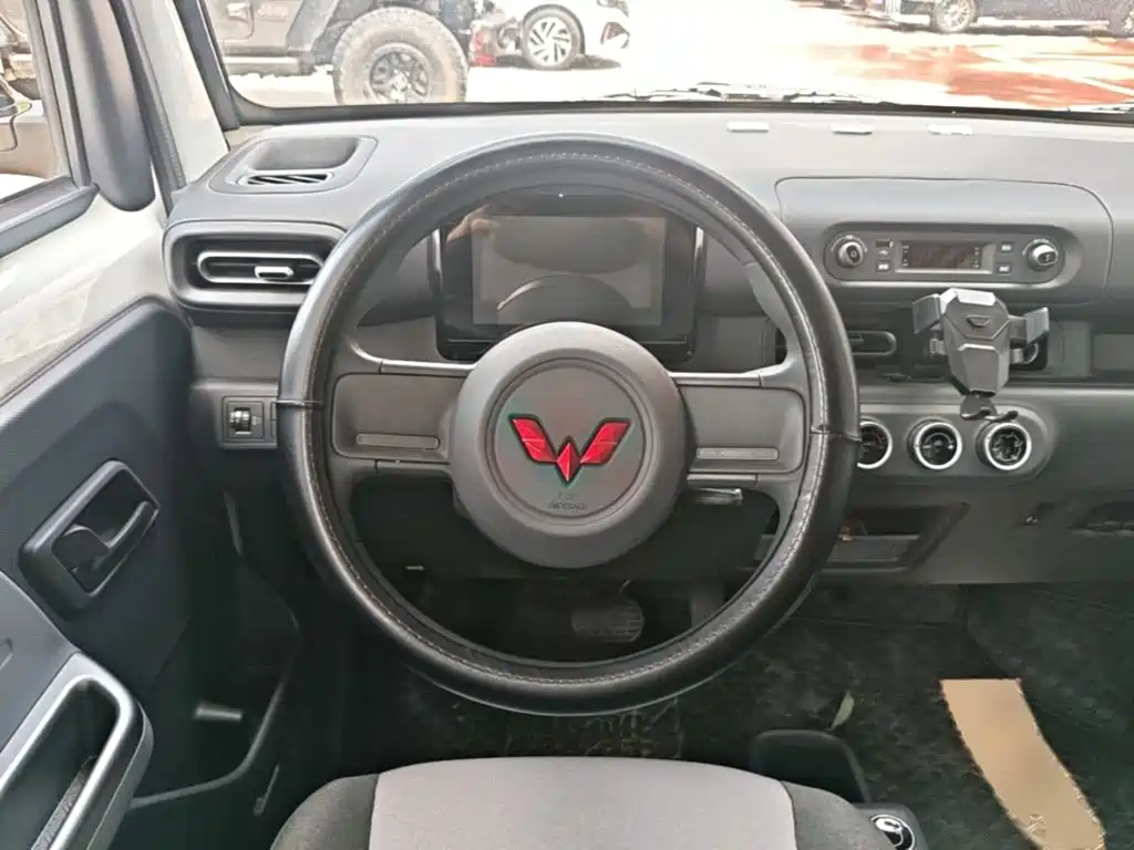 Wuling Motors Wuling Zhiguang NEV 2025 2025 Model 305km Base Version