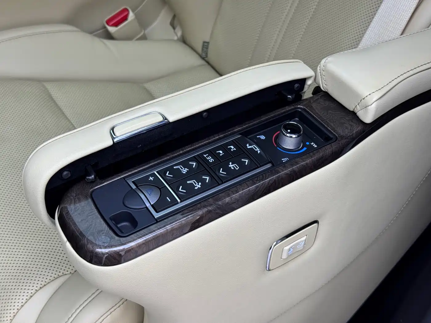 Toyota Alphard 2021 Hybrid 2.5L Premium фото 9