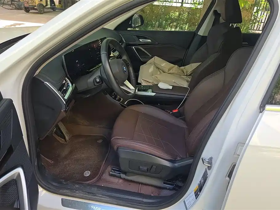 BMW iX1 2023 eDrive25L X Design Package фото 9