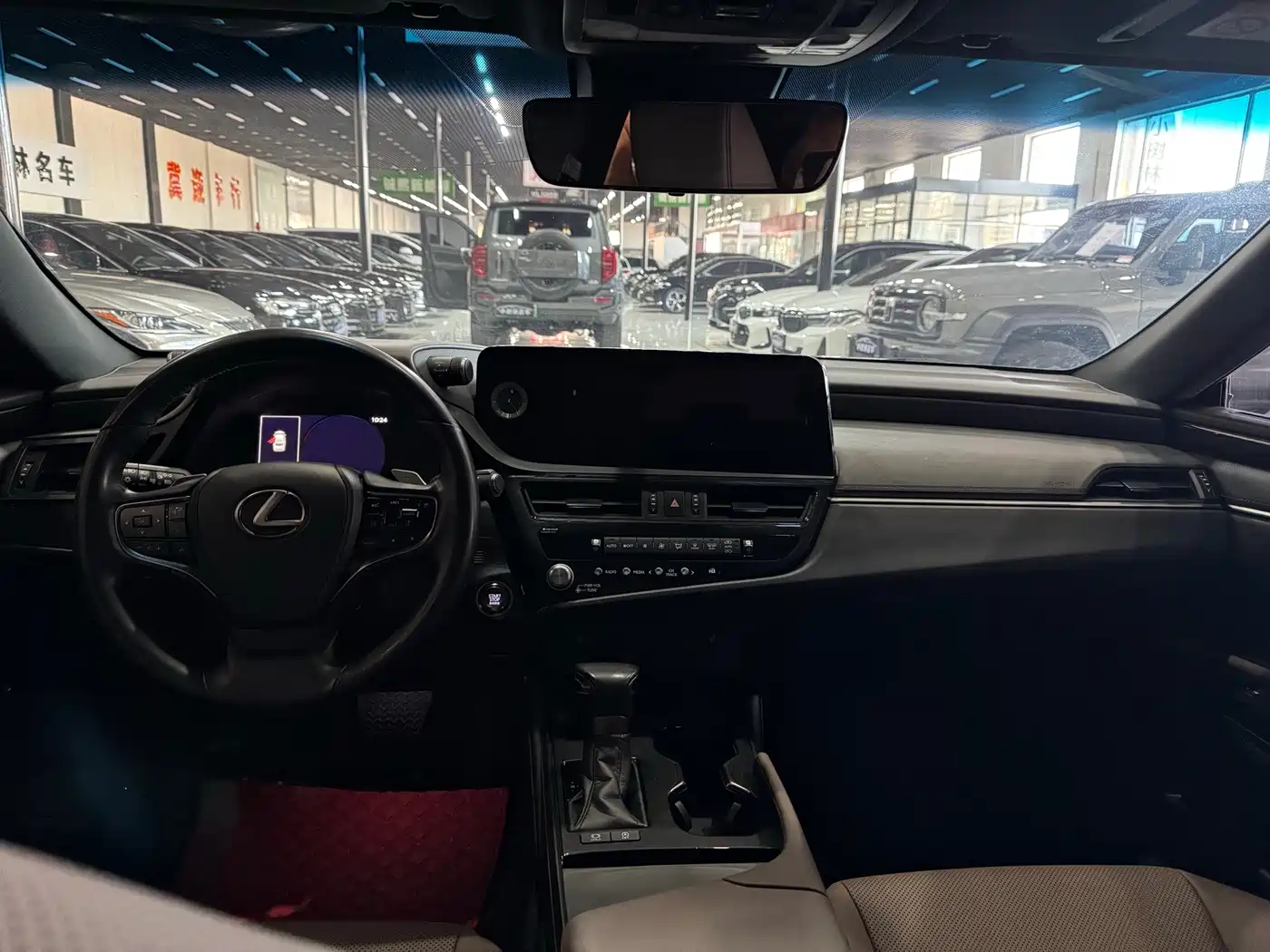 Lexus ES 2023 200 Excellence Edition фото 11